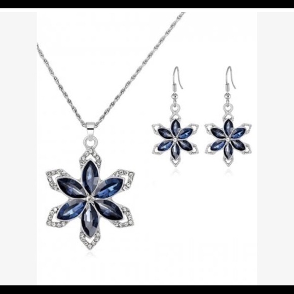 Earring and necklace set - Picture 1 of 1